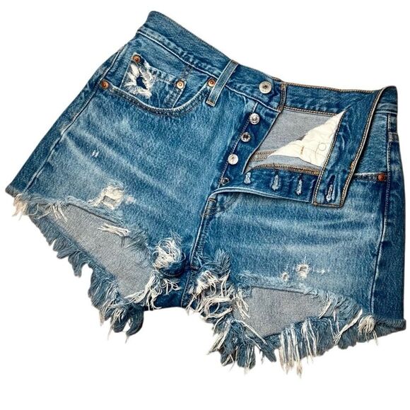 Levi’s 501 Original Fit Button Fly Distressed Cutoffs in Blue Wash Women’s 27 - Picture 3 of 10